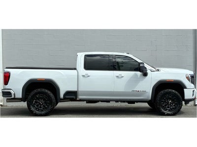 2022 GMC Sierra 2500HD 4WD Crew Cab Standard Bed AT4