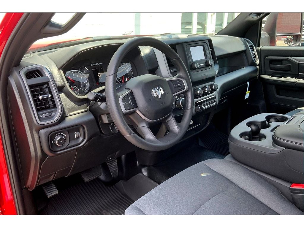 2024 RAM 3500 Tradesman Regular Cab 4x4 8' Box