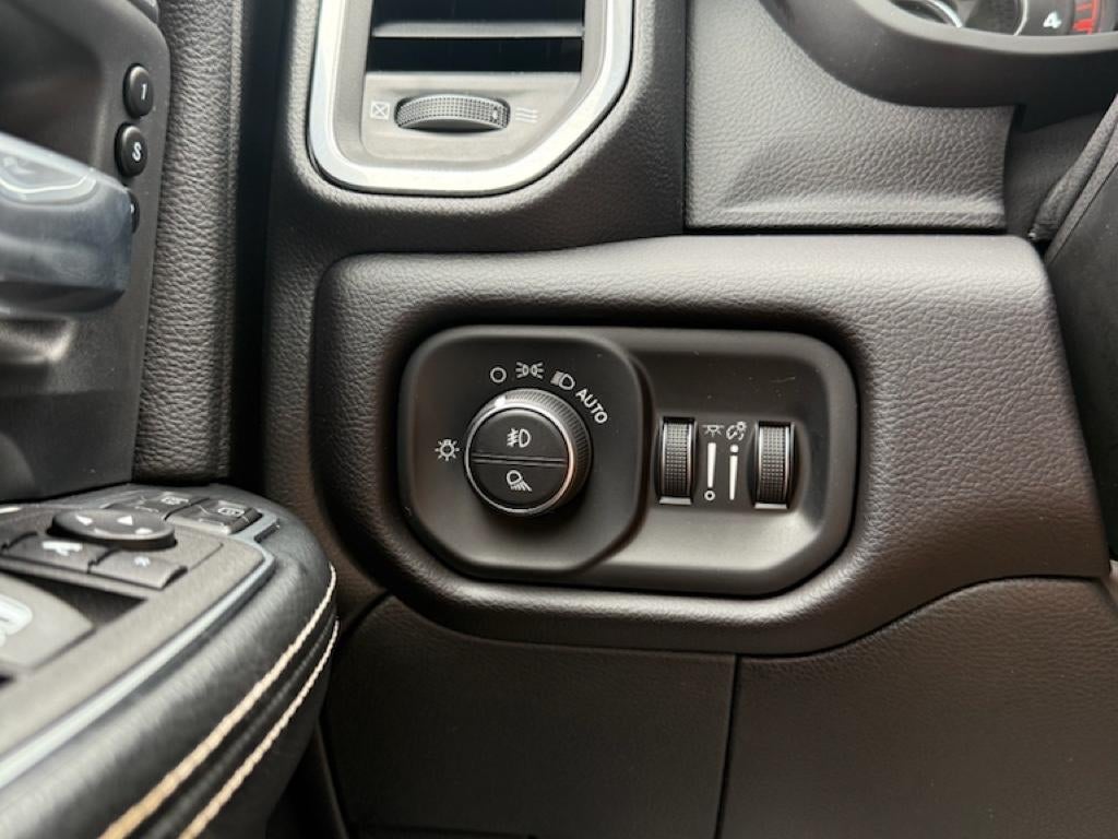 2024 RAM 2500 Laramie Crew Cab 4x4 6'4' Box