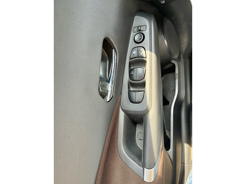 2024 Nissan Kicks SR Xtronic CVT