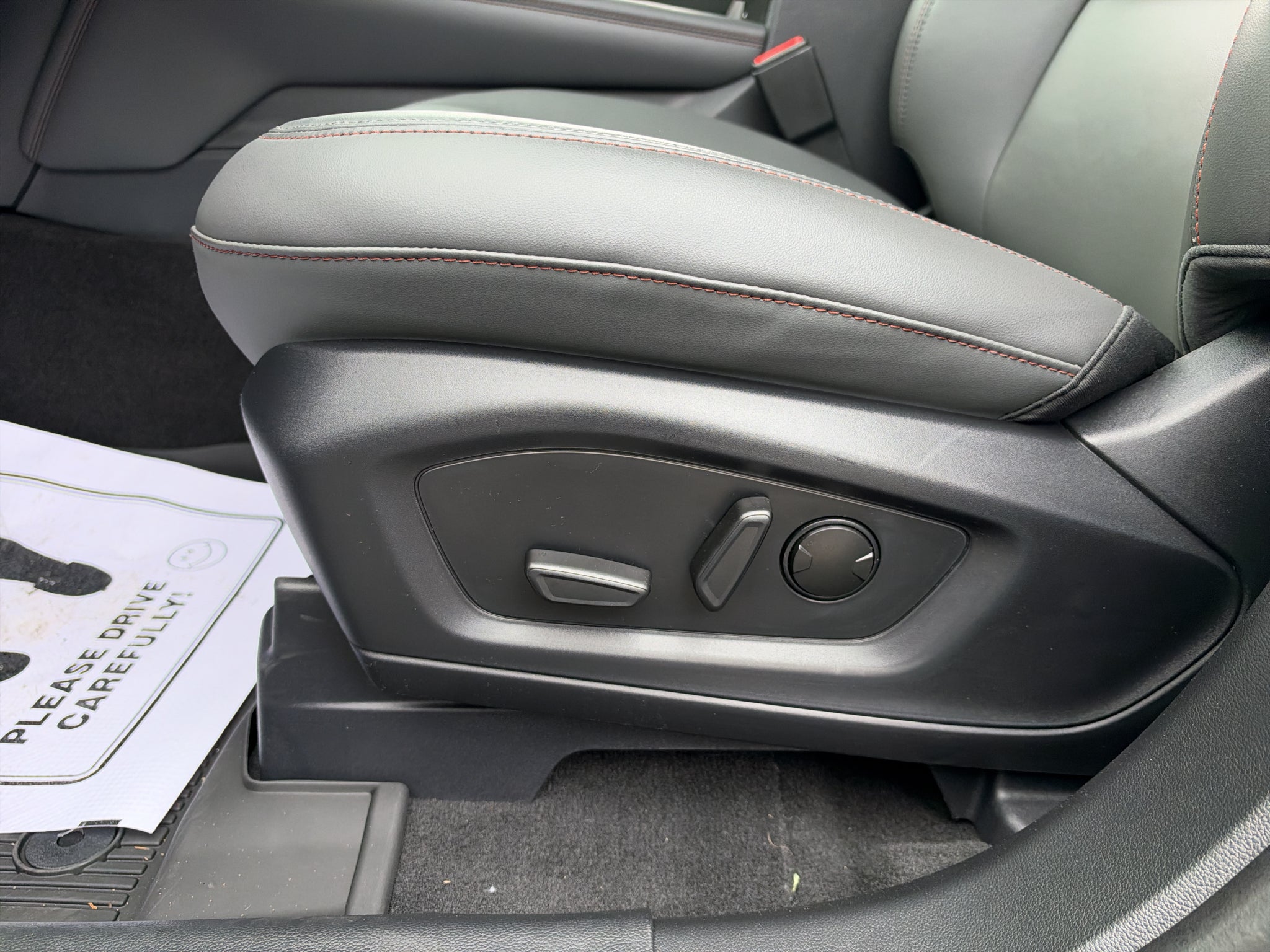 2027 Ford Explorer Active w/200A Pkg