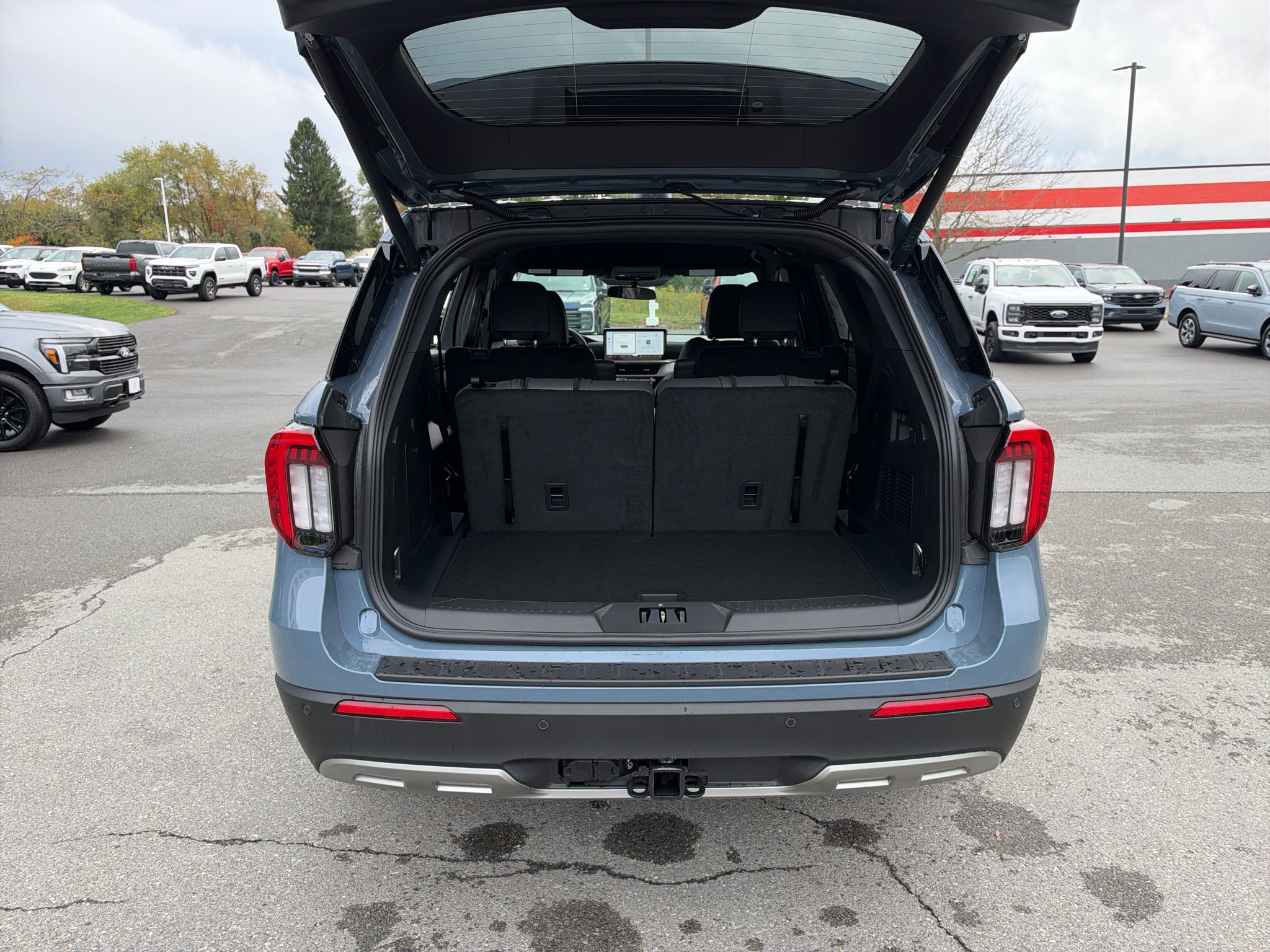 2027 Ford Explorer Active w/200A Pkg