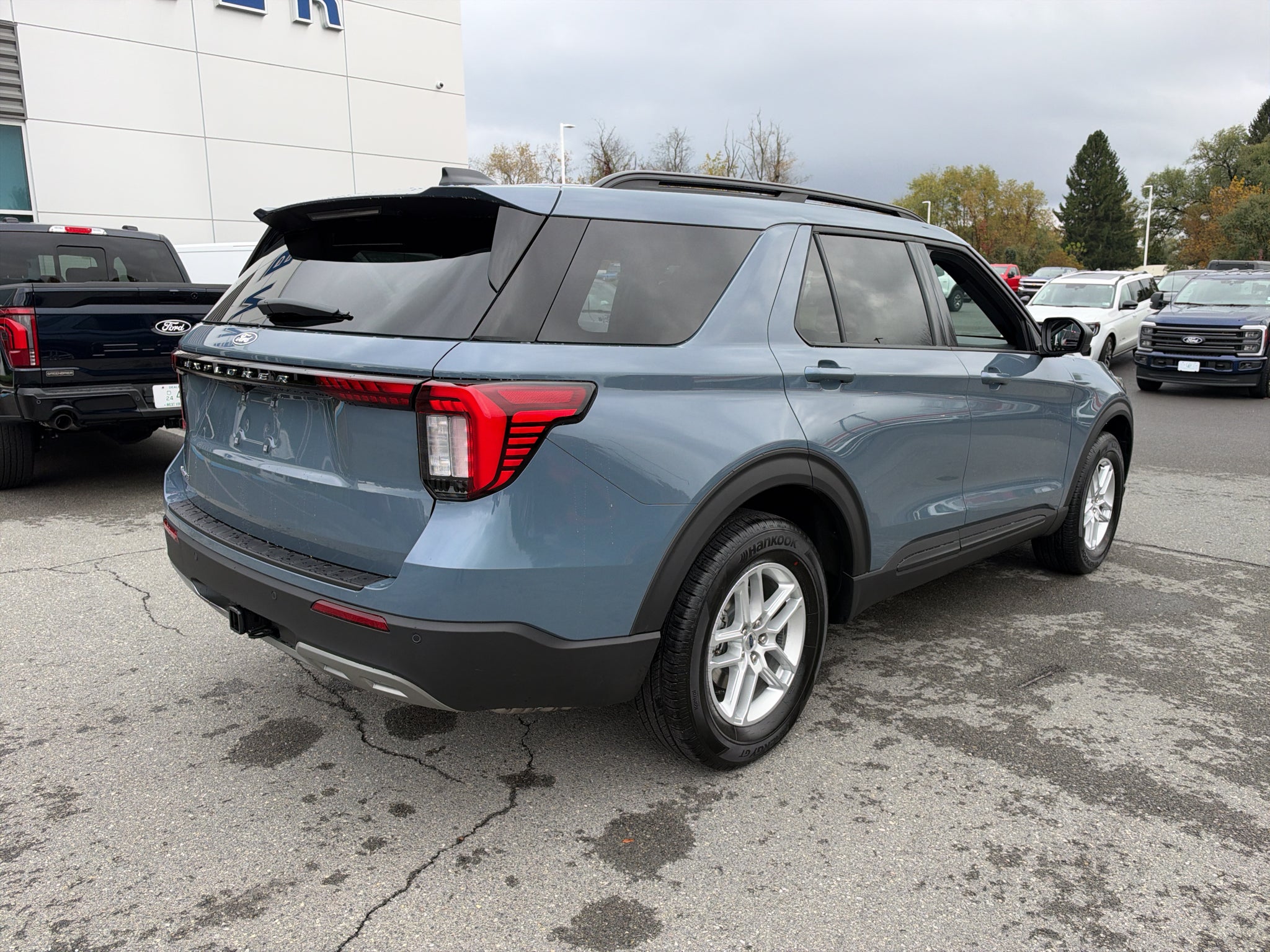 2027 Ford Explorer Active w/200A Pkg