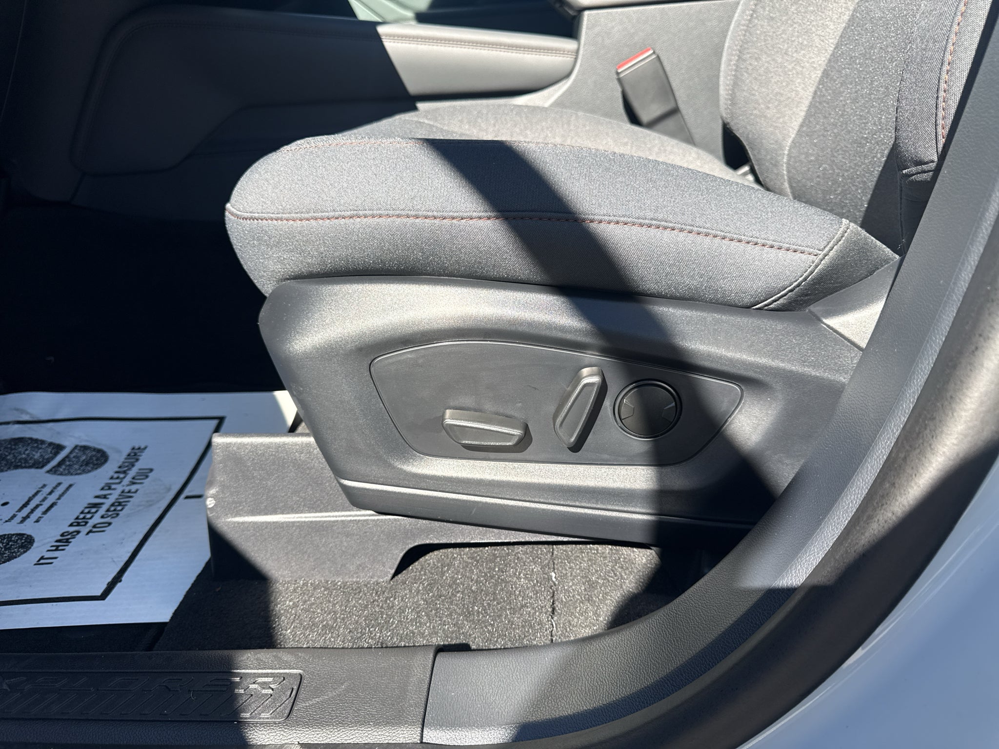 2027 Ford Explorer Active w/200A Pkg