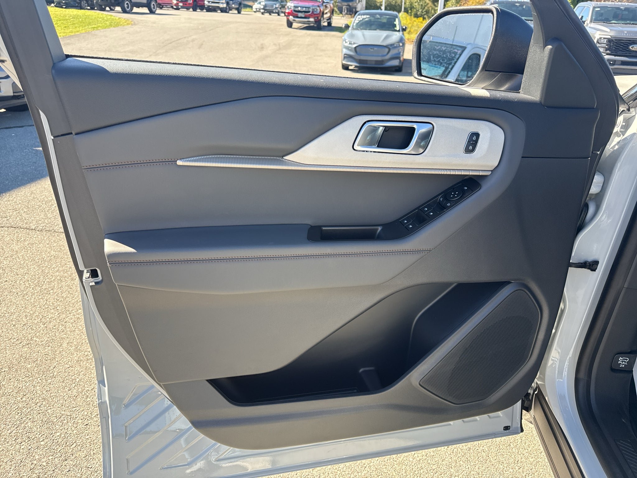 2027 Ford Explorer Active w/200A Pkg