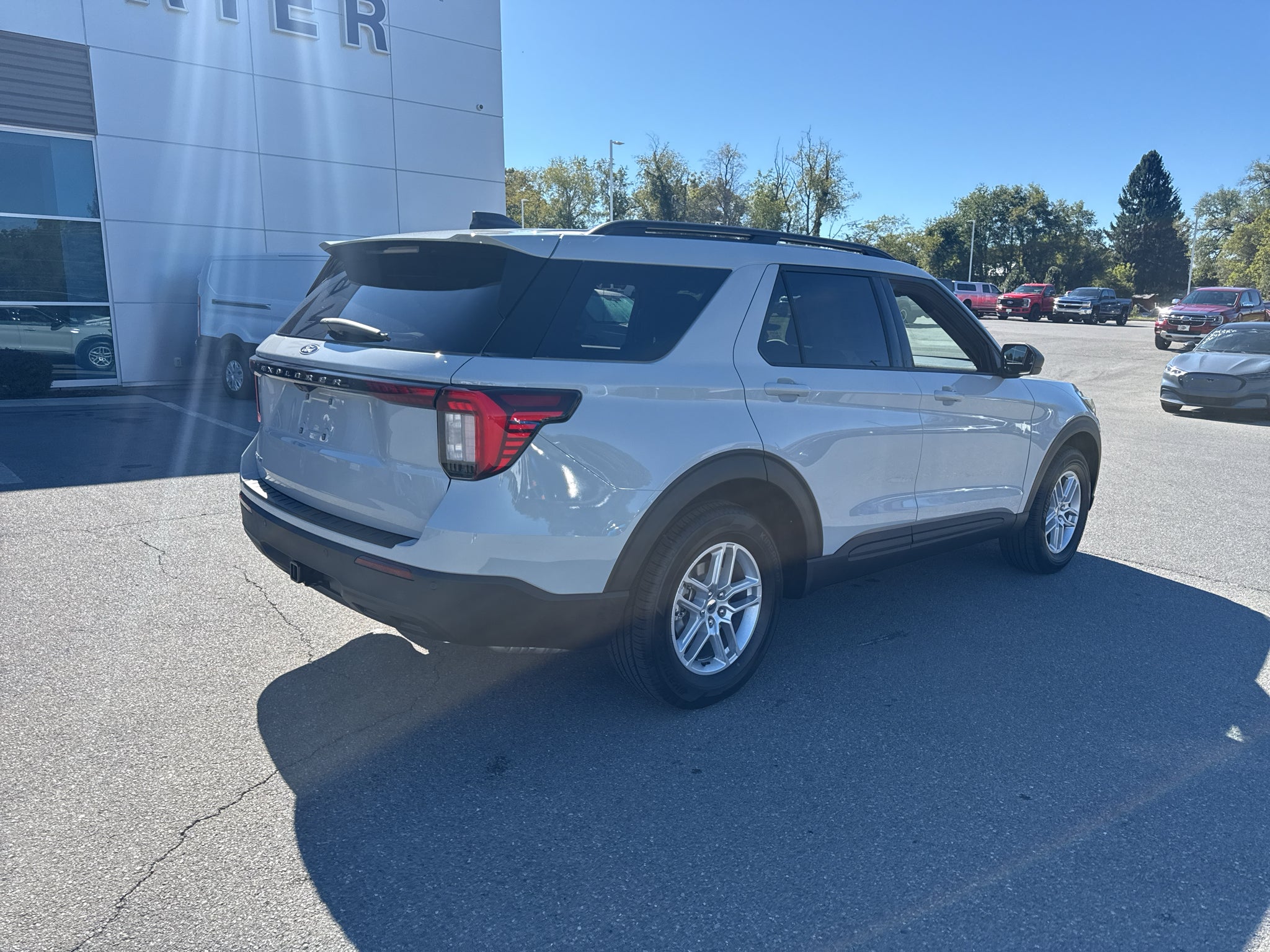 2027 Ford Explorer Active w/200A Pkg