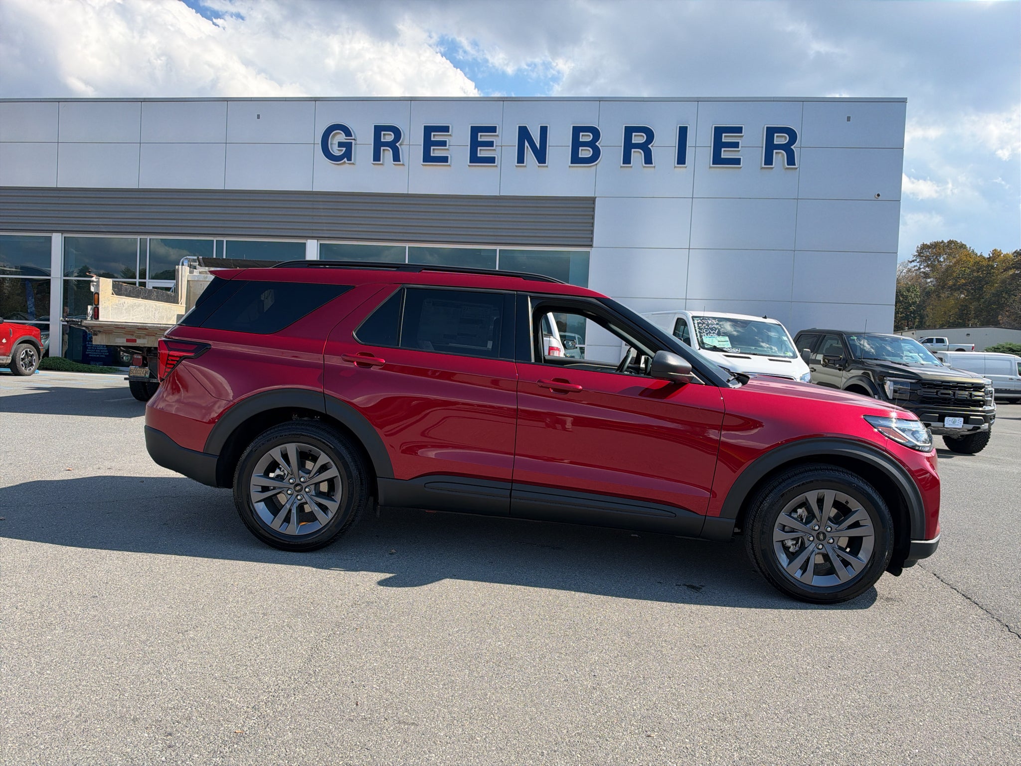 2027 Ford Explorer Active w/200A Pkg