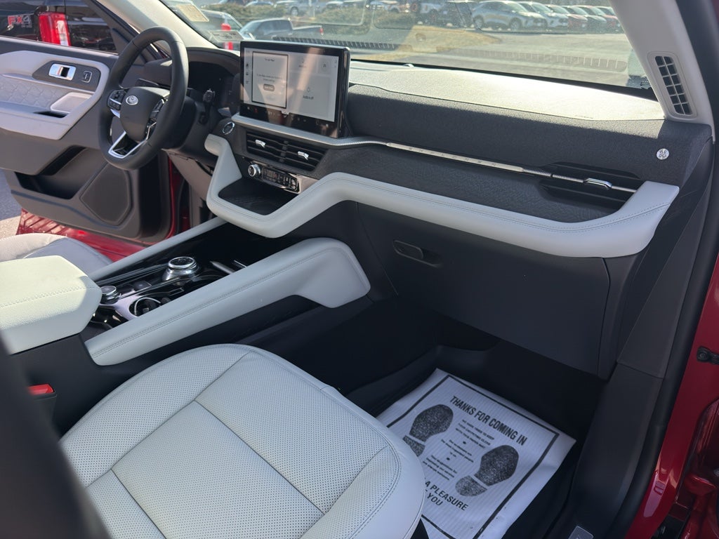 2025 Ford Explorer Platinum