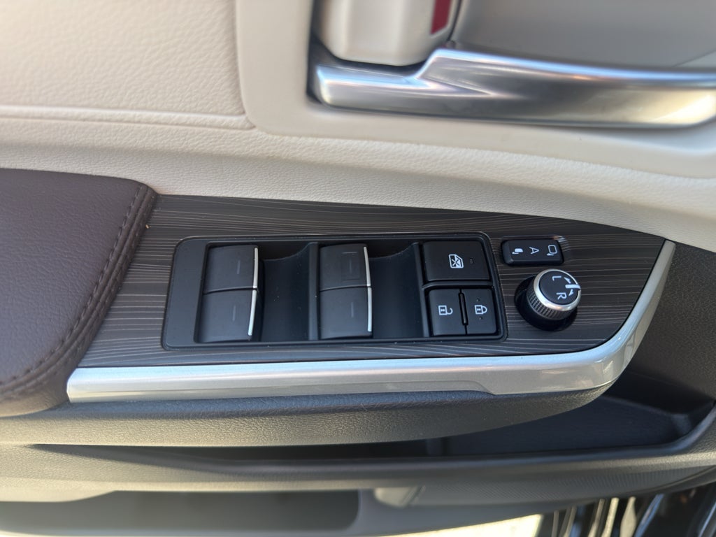 2023 Toyota Sienna Platinum