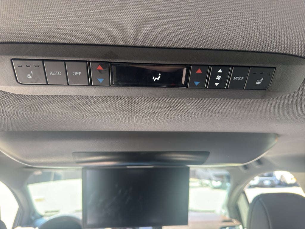 2023 Toyota Sienna Platinum