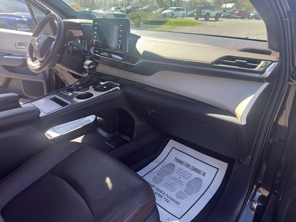 2023 Toyota Sienna Platinum