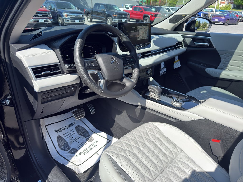 2025 Mitsubishi Outlander Platinum Edition