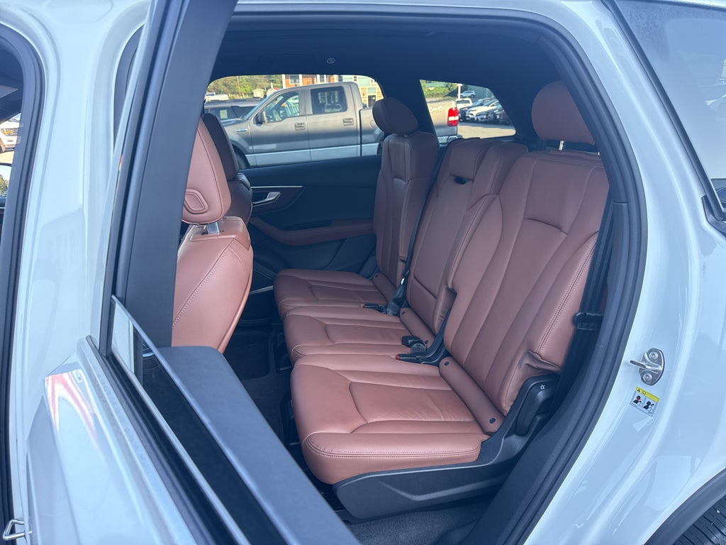 2025 Audi Q7 Premium Plus