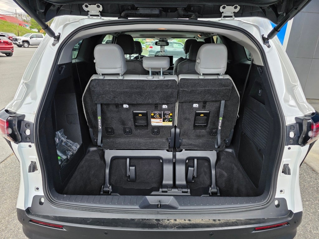 2025 Toyota Sienna XLE