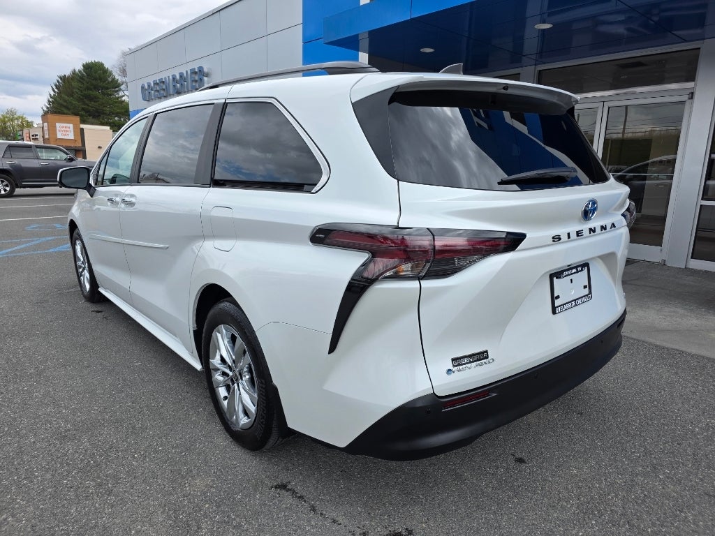 2025 Toyota Sienna XLE