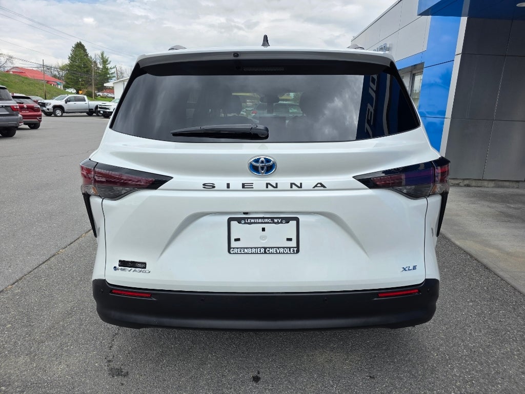 2025 Toyota Sienna XLE