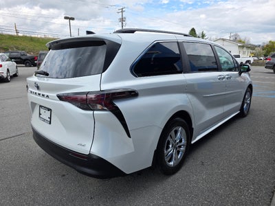 2025 Toyota Sienna XLE