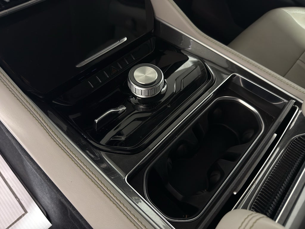 2023 Jeep Wagoneer L Base