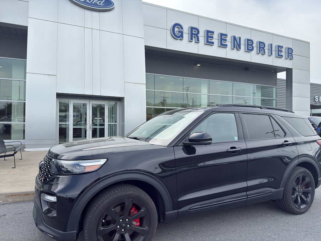 2023 Ford Explorer ST 4WD's photo