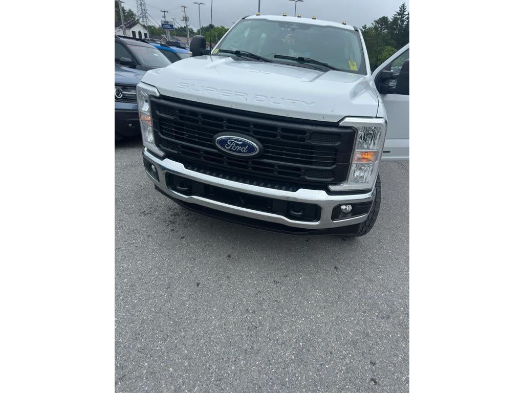 2023 Ford F-250 XL 4x4 Crew Cab 8' Box's photo