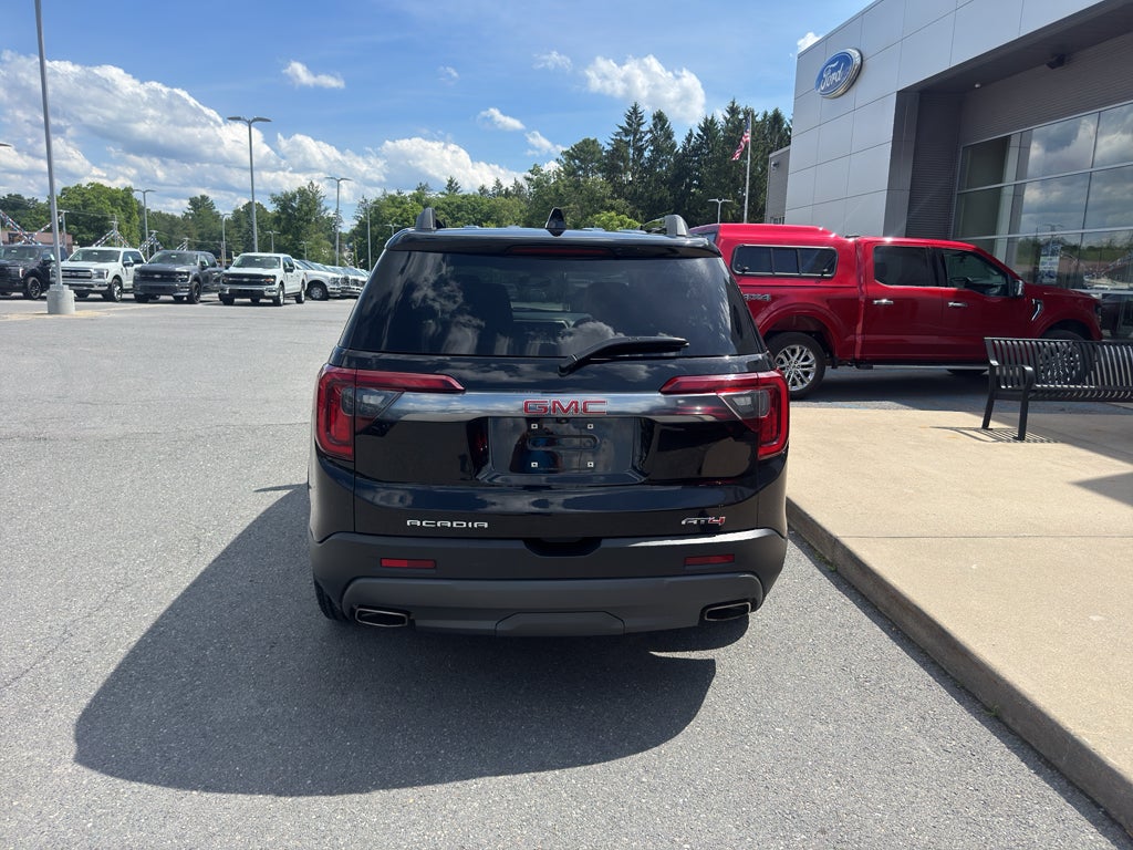 2023 GMC Acadia AT4