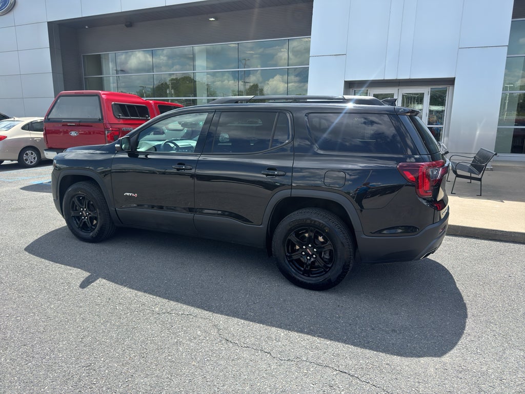 2023 GMC Acadia AT4