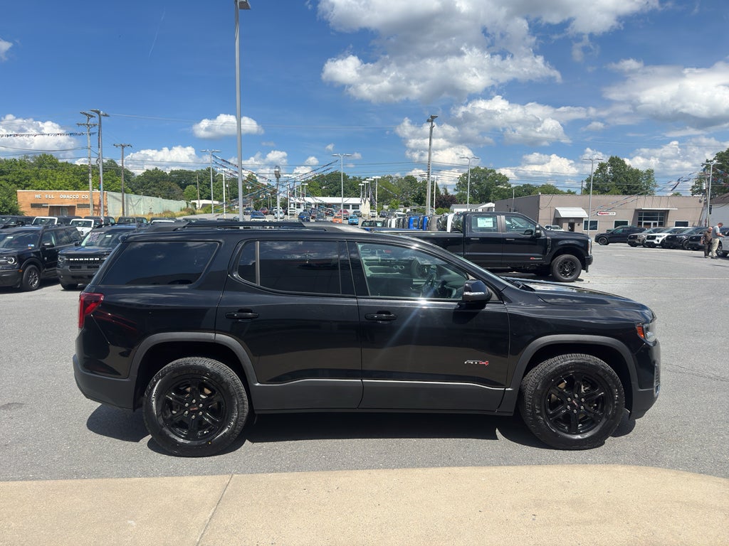 2023 GMC Acadia AT4