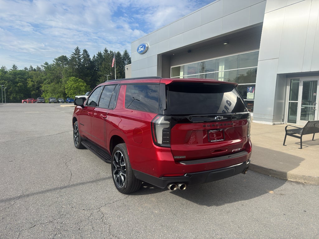 2025 Chevrolet Suburban RST