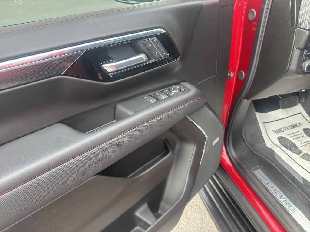 2025 Chevrolet Suburban RST