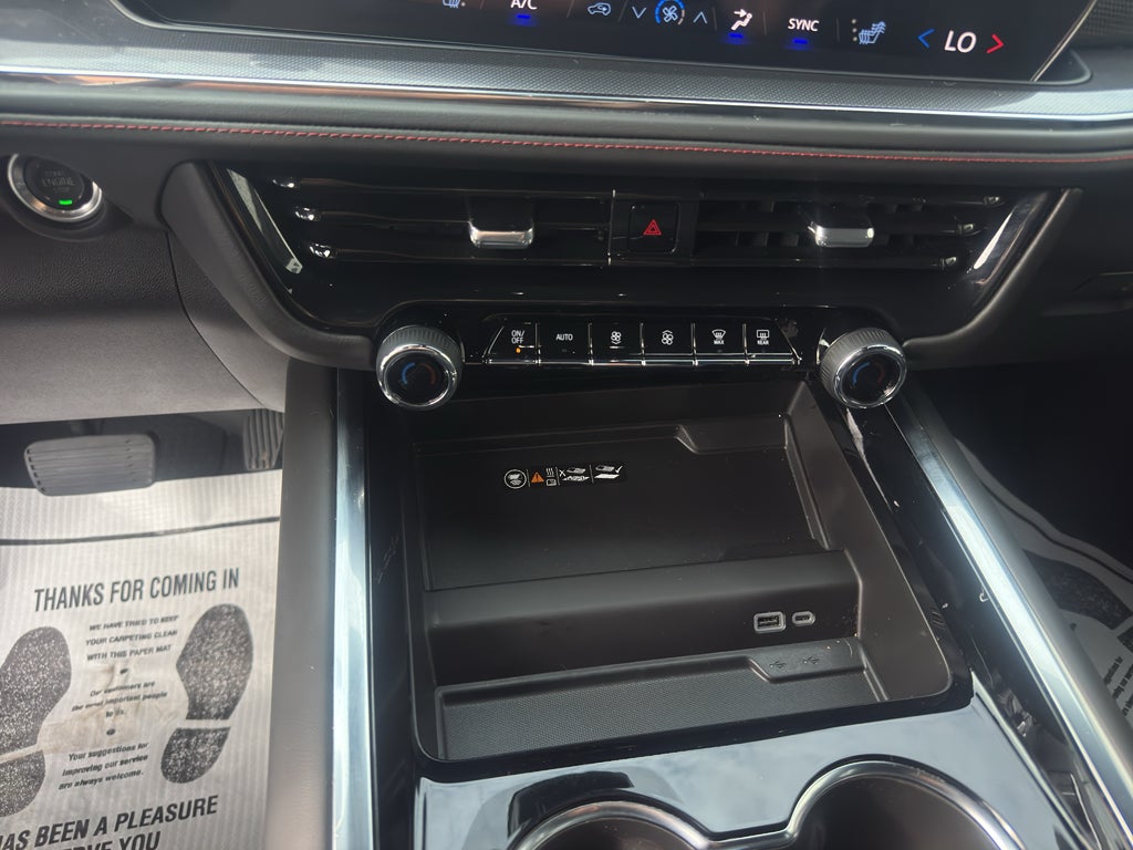 2025 Chevrolet Suburban RST