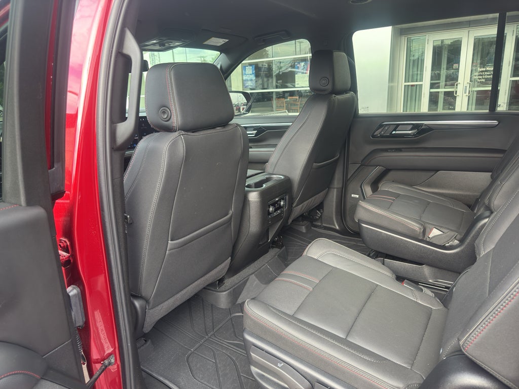 2025 Chevrolet Suburban RST