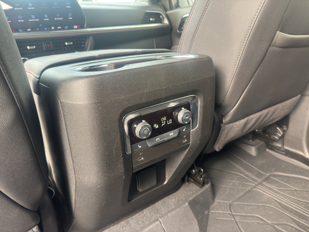 2025 Chevrolet Suburban RST