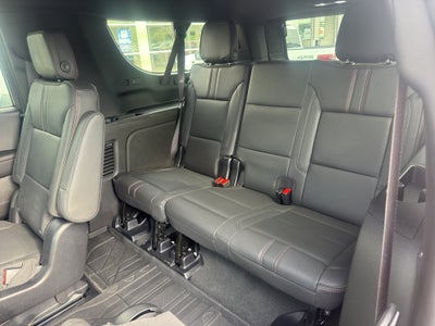 2025 Chevrolet Suburban RST