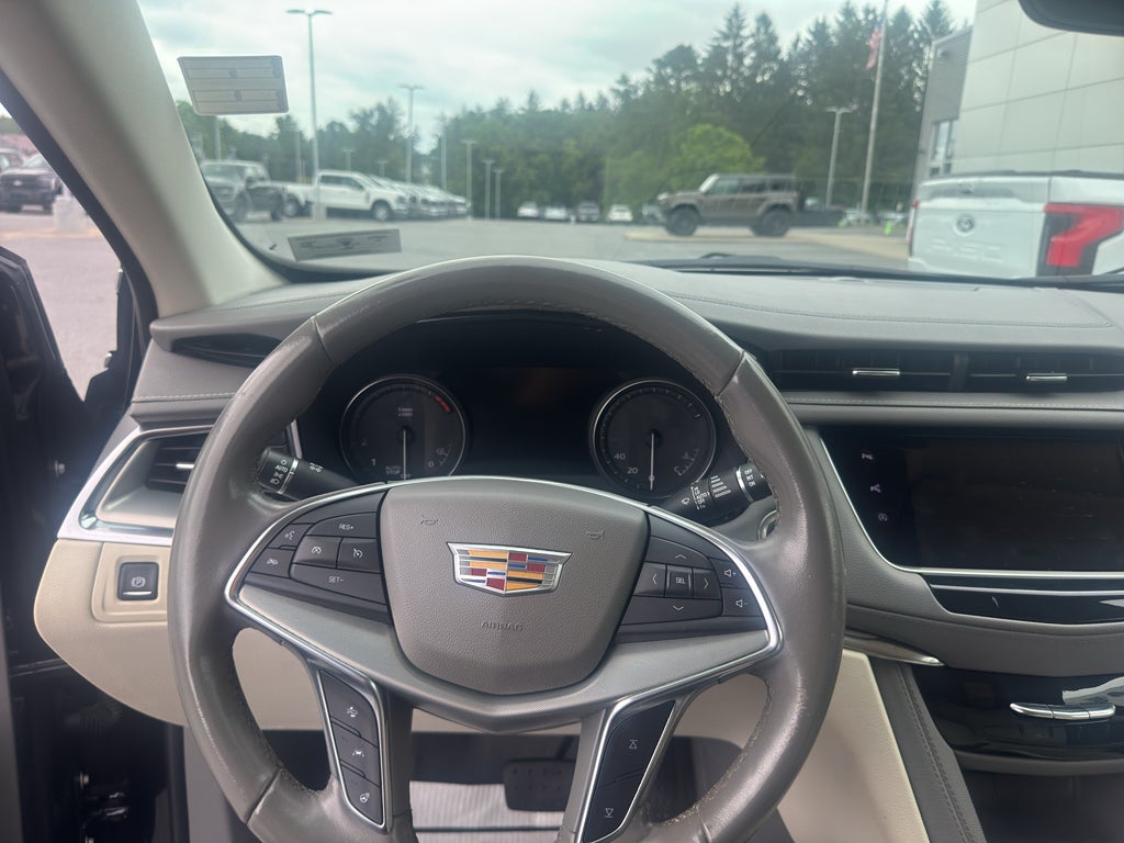 2022 Cadillac XT5 FWD Premium Luxury