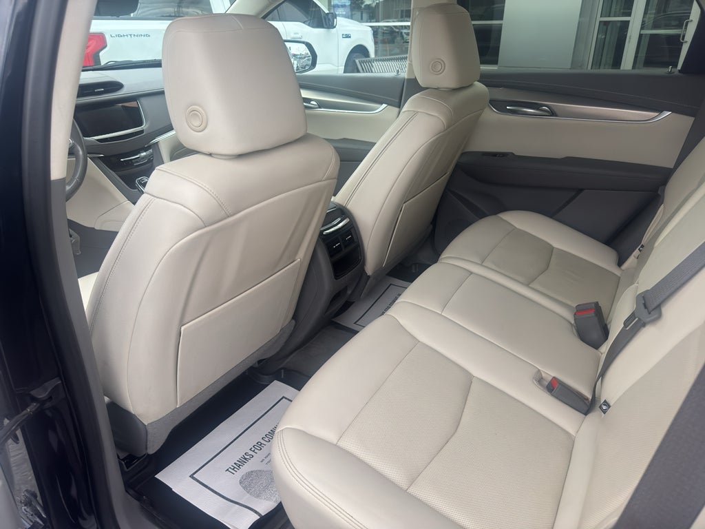 2022 Cadillac XT5 FWD Premium Luxury