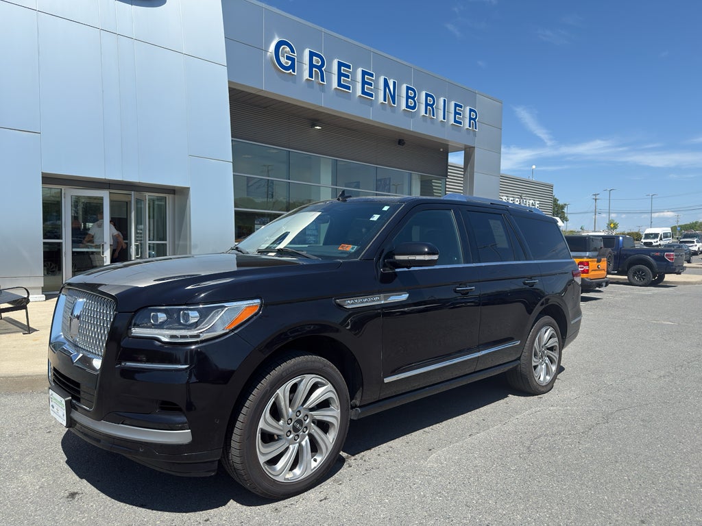 2024 Lincoln Navigator Premiere AWD's photo